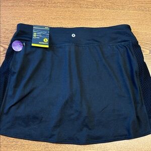 Xersion Women's Classic Black Mini Skirt